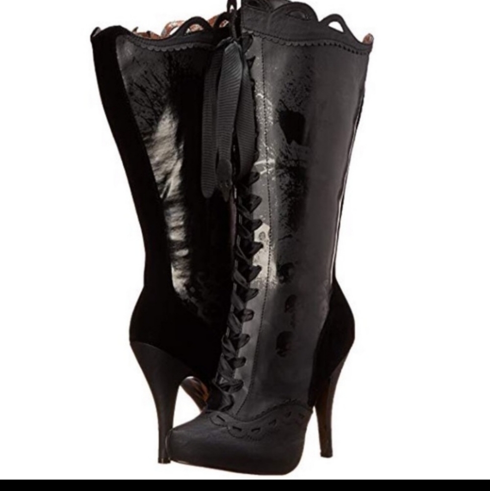 Bettie Page skull boots 11